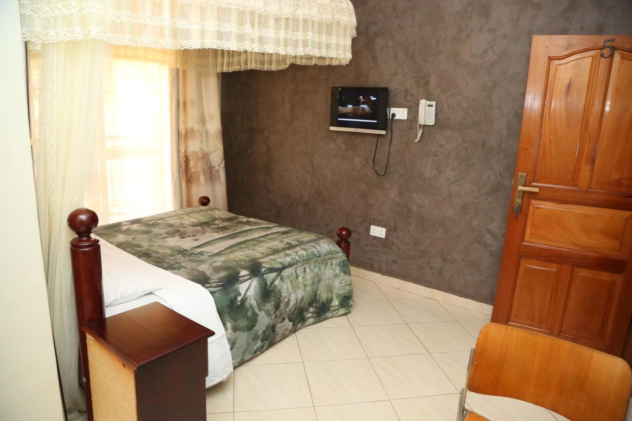 Harts Motel Kampala Esterno foto