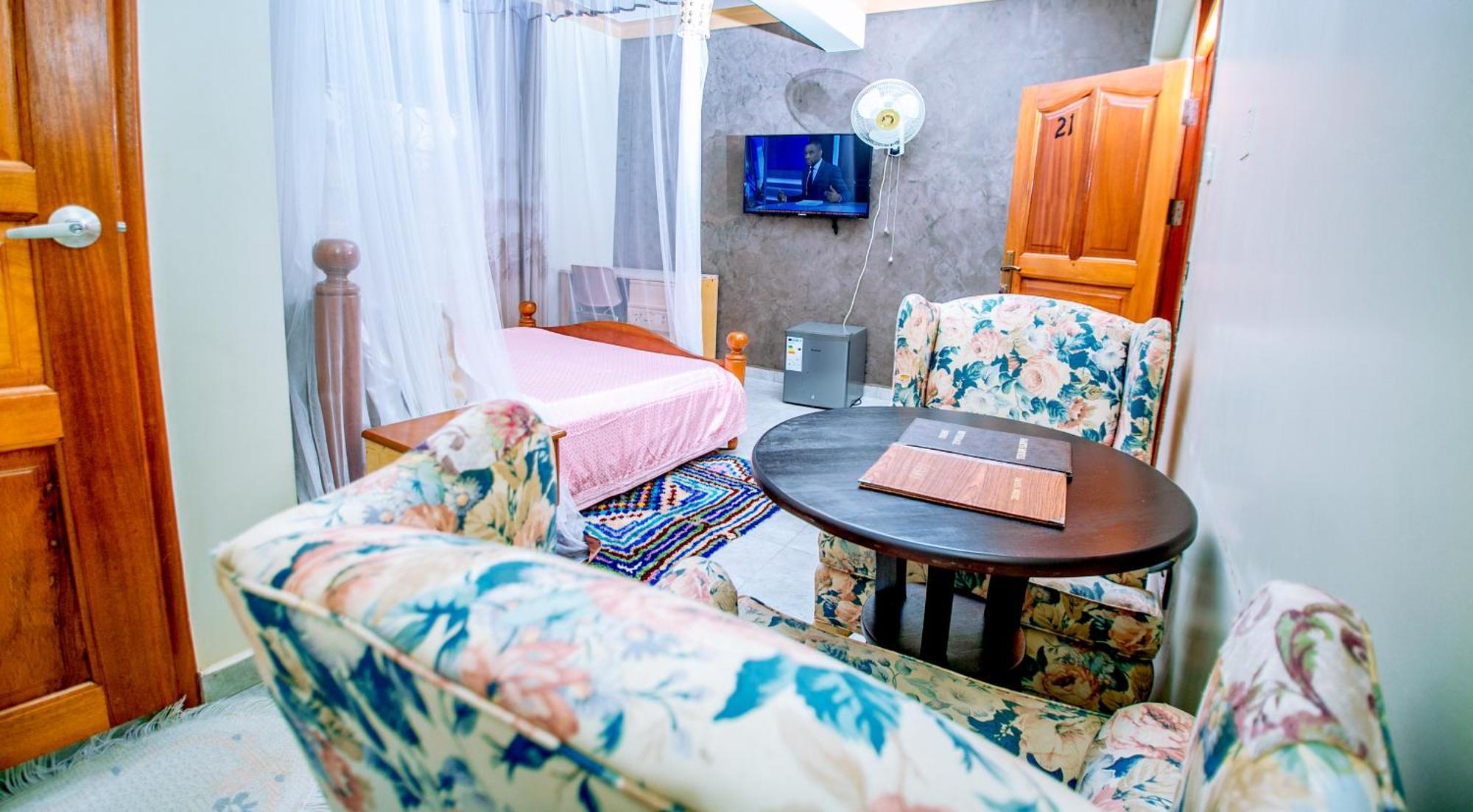 Harts Motel Kampala Esterno foto