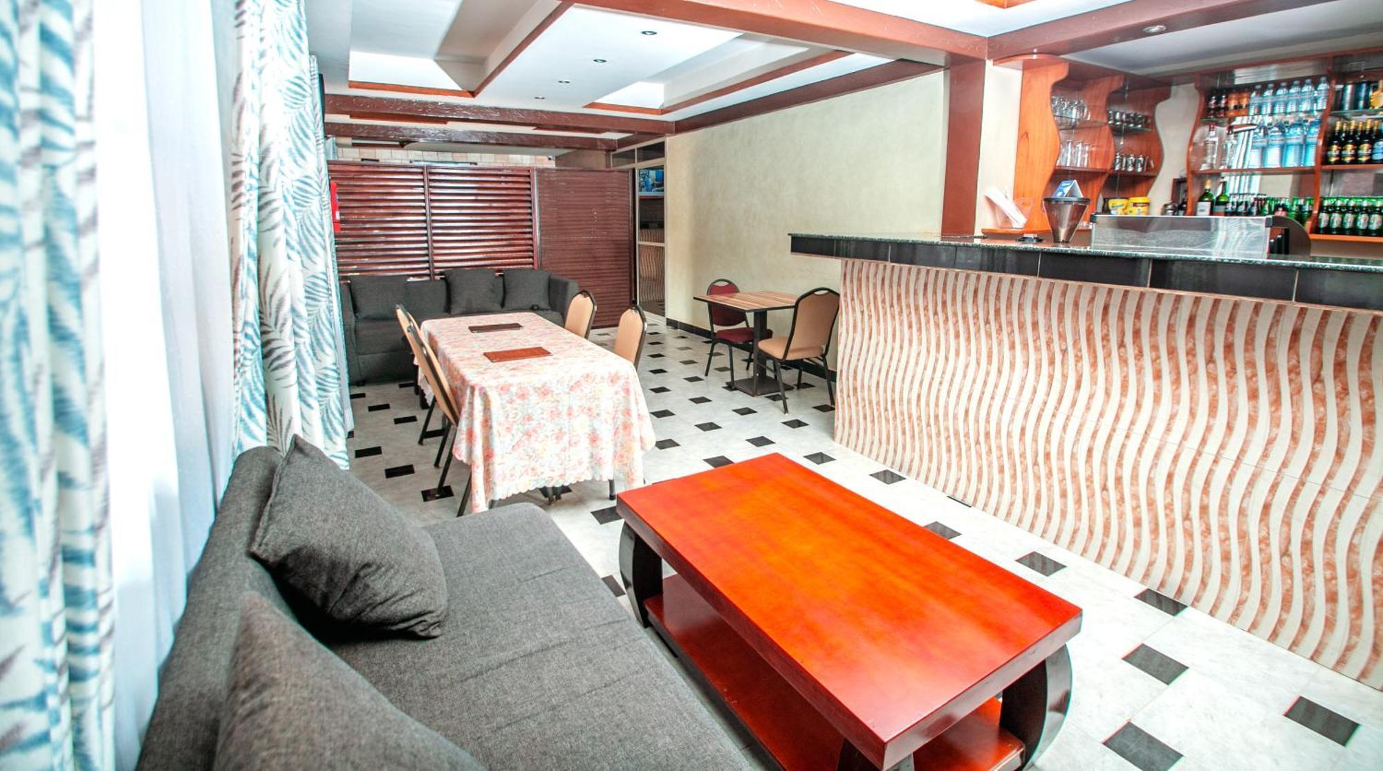 Harts Motel Kampala Esterno foto